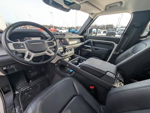 Used 2024 Land Rover Defender 110 S image 12