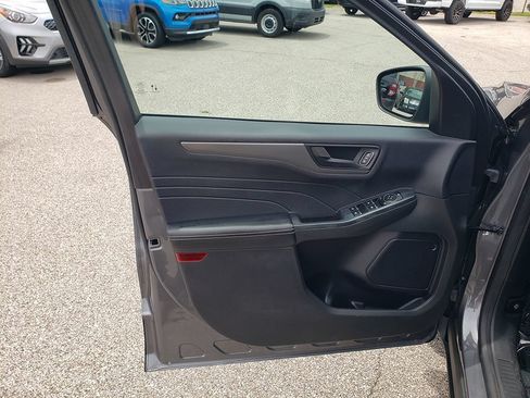 Used 2023 Ford Escape Active AWD/4WD image 10