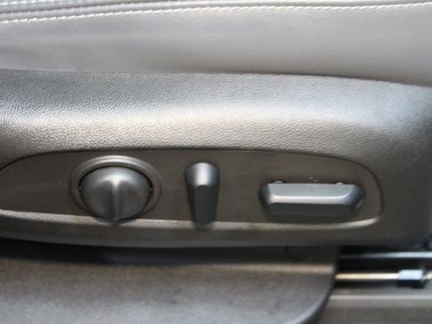 Used 2021 Buick Enclave Essence w/ Sun And Navigation Package image 10