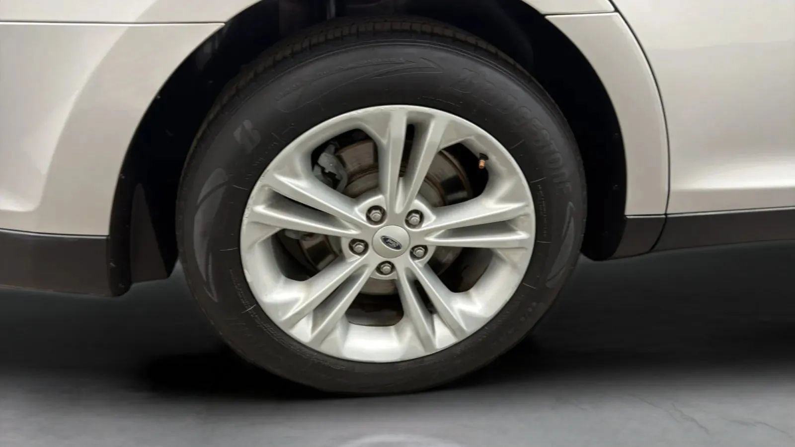 Used 2014 Ford Taurus SEL w/ Equipment Group 201A FWD image 25