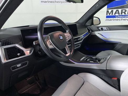 Used 2023 BMW X7 xDrive40i w/ Premium Package image 15