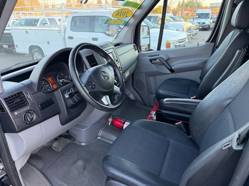 Used 2016 Mercedes-Benz Sprinter 2500 image 15