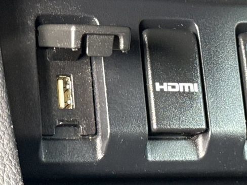 Used 2018 Honda HR-V EX image 35