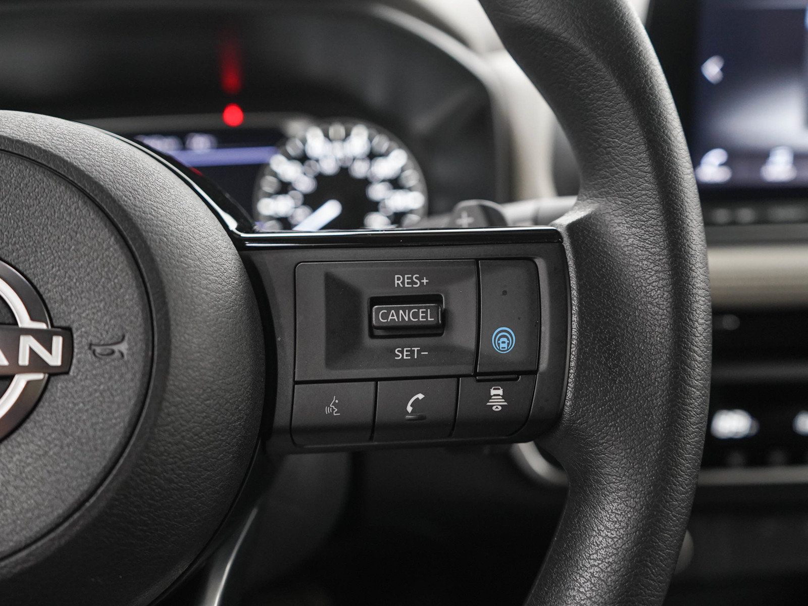 Used 2023 Nissan Rogue SV AWD/4WD image 26