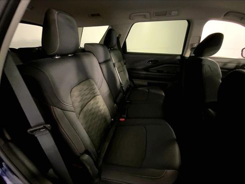 Used 2025 Nissan Pathfinder SV AWD/4WD image 23