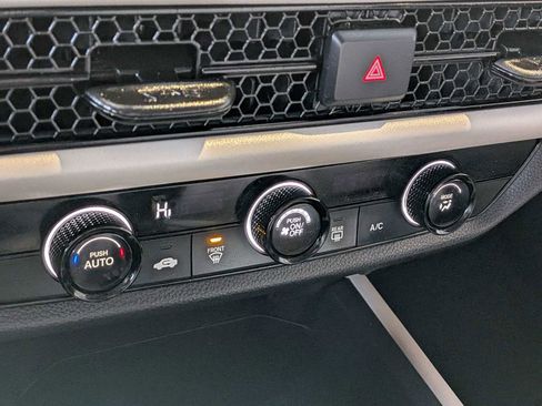 Certified 2023 Honda HR-V LX image 28