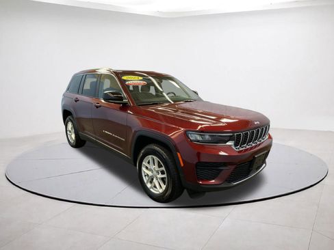 Certified 2024 Jeep Grand Cherokee Laredo X image 1
