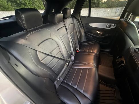 Used 2019 Mercedes-Benz GLC 300 4MATIC image 31