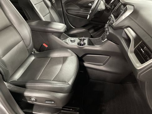 Used 2023 GMC Terrain SLT image 14