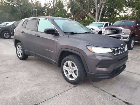 Certified 2024 Jeep Compass Sport image 4