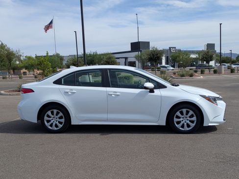 Used 2024 Toyota Corolla LE FWD image 6
