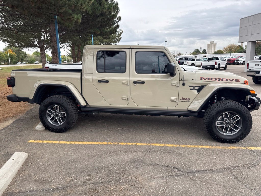 Used 2020 Jeep Gladiator Mojave AWD/4WD image 6