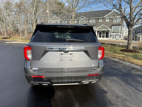 Used 2022 Ford Explorer XLT w/ Equipment Group 202A image 26