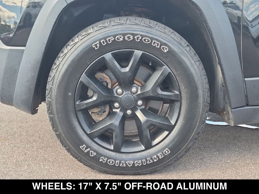 Used 2018 Jeep Cherokee Trailhawk AWD/4WD image 18