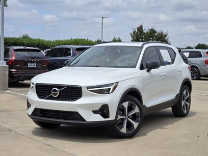 Used 2026 Volvo XC40 B5 Plus w/ Protection Package Premier