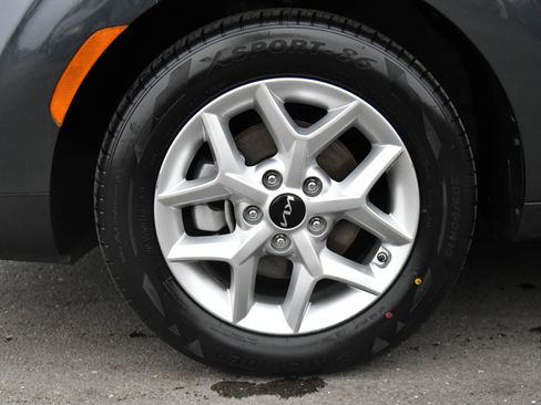 Used 2024 Kia Soul LX w/ Option Group 015 image 12