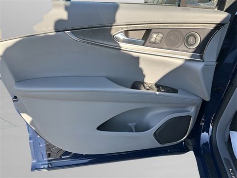 Used 2020 Lincoln Nautilus Reserve image 28