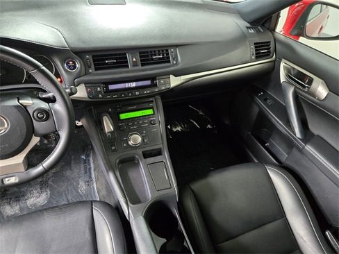 Used 2015 Lexus CT 200h image 17