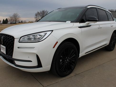 Used 2024 Lincoln Corsair Reserve w/ Equipment Group 201A image 24