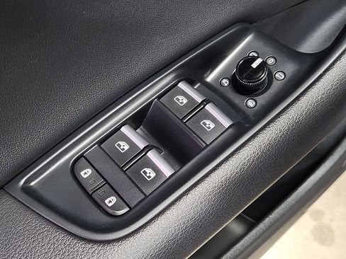 Used 2021 Audi Q8 Premium Plus image 44