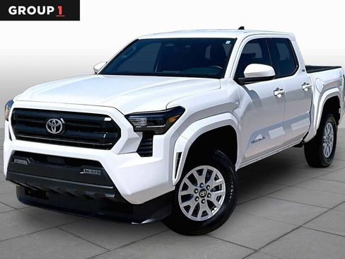 Used 2025 Toyota Tacoma SR5 AWD/4WD image 1