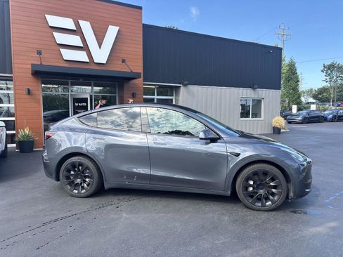 Used 2021 Tesla Model Y Long Range AWD/4WD image 2