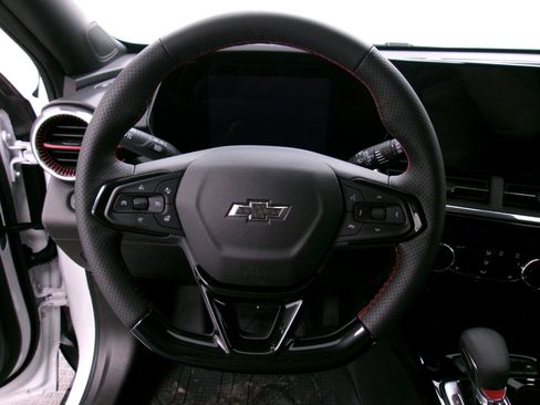 Used 2026 Chevrolet Trax RS w/ Driver Confidence Package FWD image 11