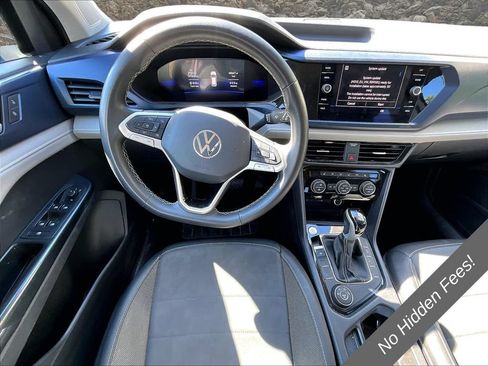 Used 2024 Volkswagen Taos SE AWD/4WD image 5