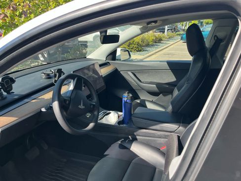 Used 2021 Tesla Model Y Long Range AWD/4WD image 5