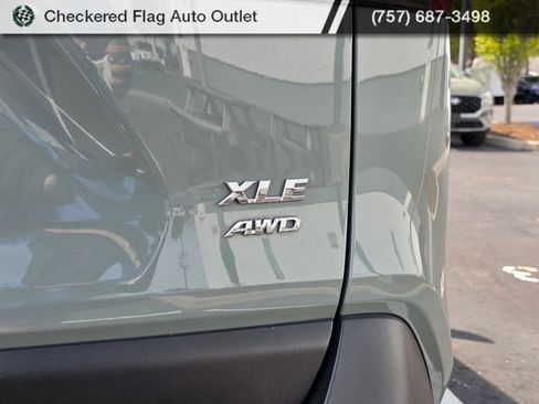 Used 2019 Toyota RAV4 XLE w/ Convenience Package image 8