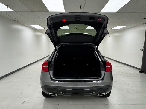 Used 2017 Mercedes-Benz GLA 250 4MATIC image 38