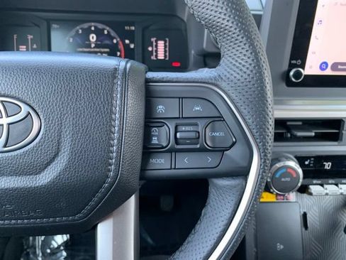 Used 2025 Toyota Tacoma SR5 AWD/4WD image 21