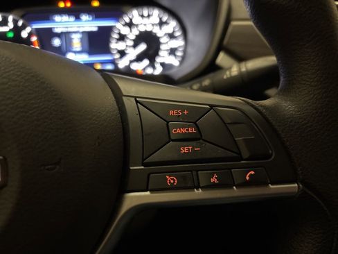 Used 2024 Nissan Altima 2.5 SV image 16