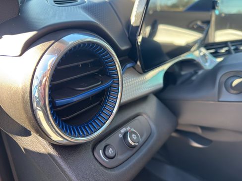 New 2026 Chevrolet Trax LT w/ Sunroof Package image 10