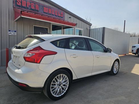 Used 2012 Ford Focus SEL image 2