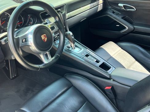 Used 2015 Porsche 911 Turbo S AWD/4WD image 17