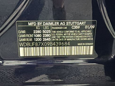 Used 2009 Mercedes-Benz E 350 4MATIC Sedan image 24