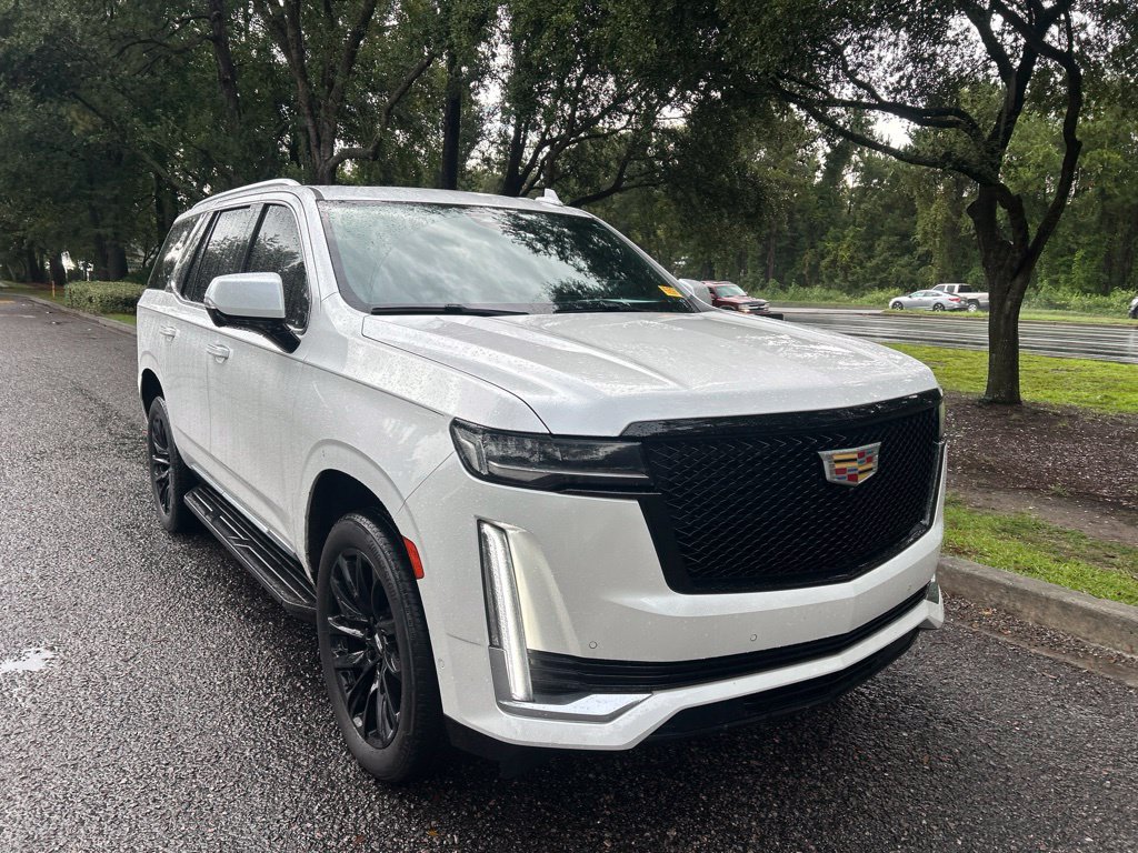 Used 2021 Cadillac Escalade Premium Luxury RWD image 4