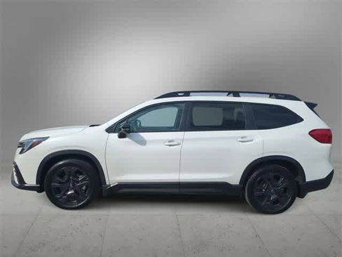 Used 2023 Subaru Ascent Onyx Edition image 5