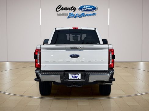 Used 2023 Ford F250 Lariat w/ Chrome Package image 11