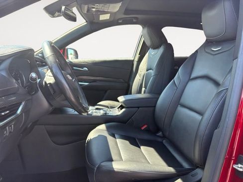 Certified 2023 Cadillac XT4 Sport w/ Cold Weather Package AWD/4WD image 9