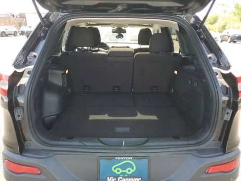Used 2016 Jeep Cherokee 75th Anniversary AWD/4WD image 31
