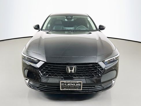 Used 2025 Honda Accord Touring image 2