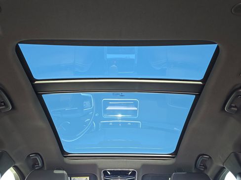 Used 2023 Land Rover Range Rover Velar R-Dynamic S image 22