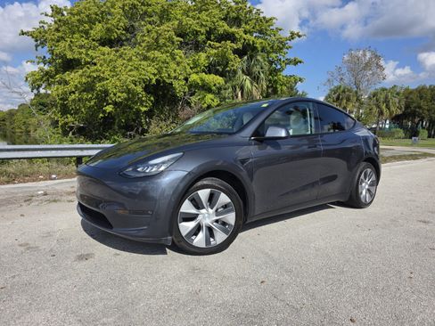 Used 2020 Tesla Model Y Performance image 1