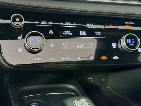 Certified 2025 INFINITI QX60 Luxe w/ Black Edition image 20