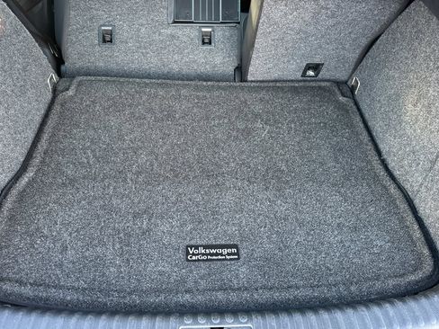 Used 2017 Volkswagen Tiguan S image 16