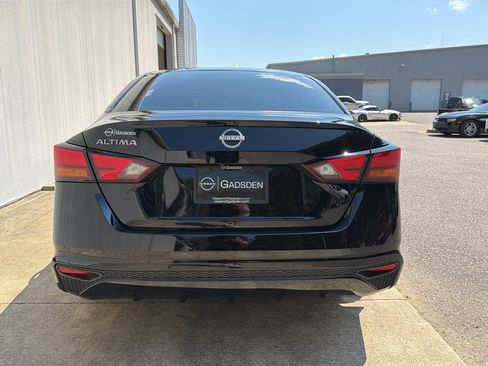 Used 2024 Nissan Altima 2.5 S FWD image 4