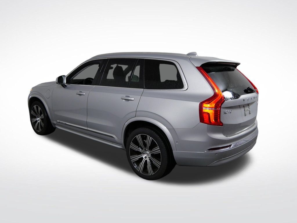 Used 2024 Volvo XC90 T8 Plus w/ Protection Package Premier AWD/4WD image 8