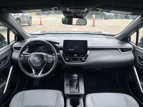 Used 2026 Toyota Corolla Cross AWD Hybrid w/ Cold Weather Package image 10